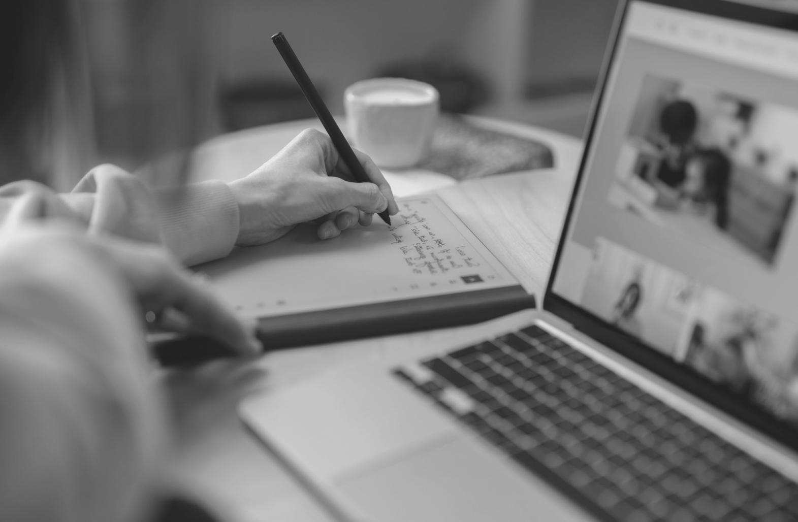 Beratungsgespräch zur Finanzplanung und Budgetoptimierung